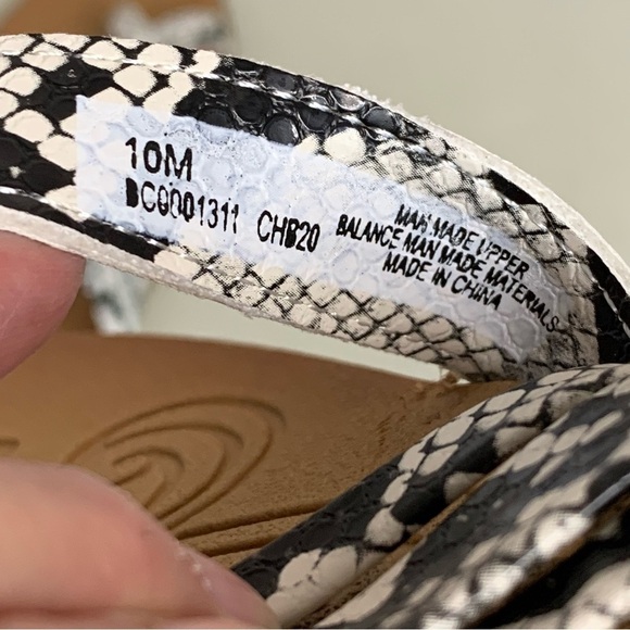 BOC Born Alisha Strappy Thong Flat Sandals Womens 10M Slip On Black Cream comfy - Picture 5 of 9